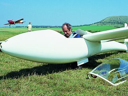 El arquitecto ejerciendo su primera vocación, ser piloto.