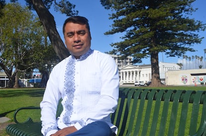 Arcenio López, lñider comunitario indígena en Estados Unidos, en Oxnard (California).