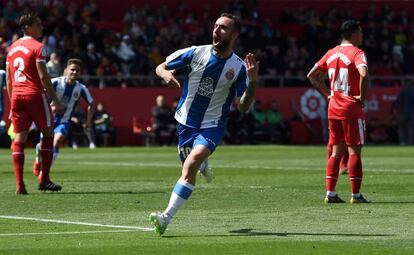 Darder celebra uno de sus goles en Girona.