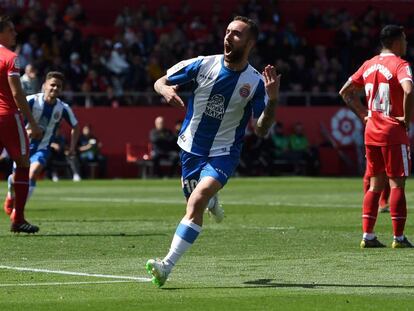 Darder celebra uno de sus goles en Girona.