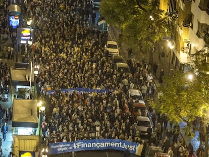 Miles de manifestantes reivindican una financiaci&oacute;n auton&oacute;mica justa para los valencianos. 