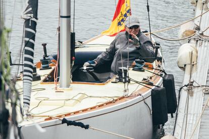 El Rey emérito, Juan Carlos I, durante un entrenamiento del Bribón, el pasado abril.