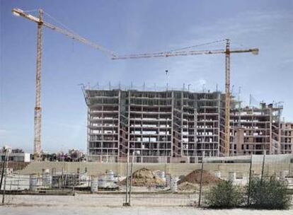 Bloque de viviendas en proceso de construcción.