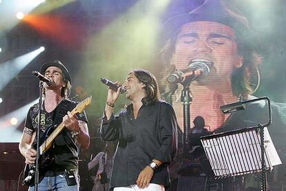 La oreja de Van Gogh (LODVG) no quisieron faltar a la cita de &#39;Los Nº 1 de 40 en Concierto&#39;. En la foto vemos a Amaia Montero, la vocalista del grupo vasco, durante su actuación en el estadio Vicente Calderón.