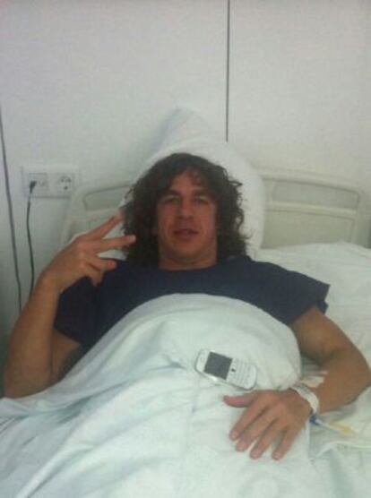 Puyol, tras ser intervenido