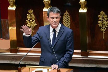 El primer ministro franc&eacute;s Valls durante el debate en la Asamblea Nacional.