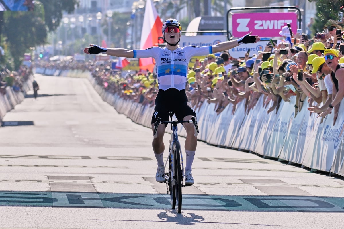 Vollering ataca en un muro, gana la etapa del Tour de Francia y se viste de amarillo