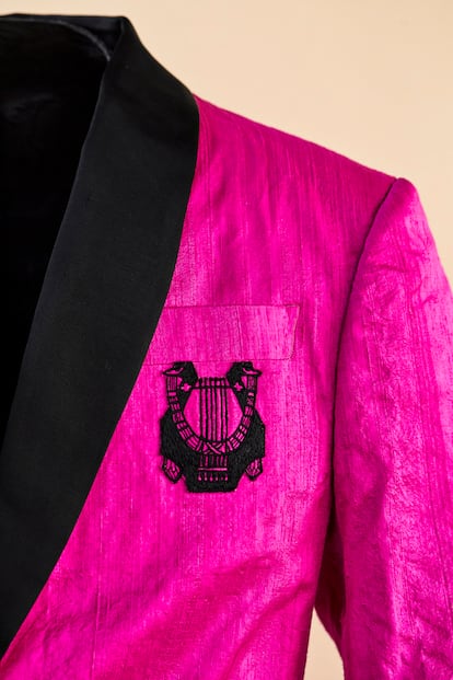 Chaqueta de seda salvaje diseñada para el músico Bernardo Bonezzi (1984-1985).