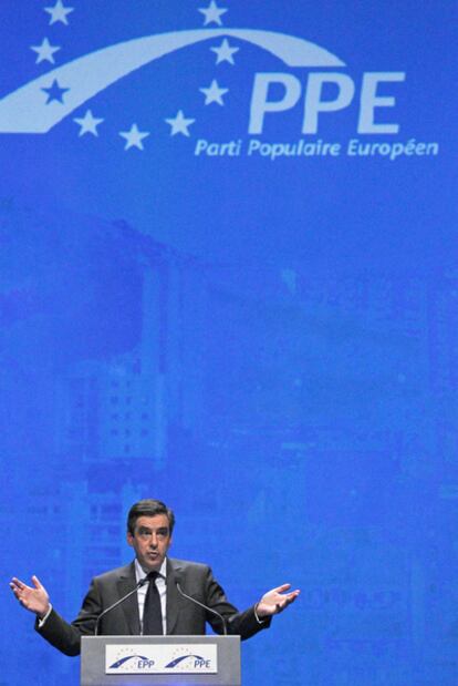 El primer ministro francés, François Fillon, ayer en un congreso del Partido Popular Europeo.