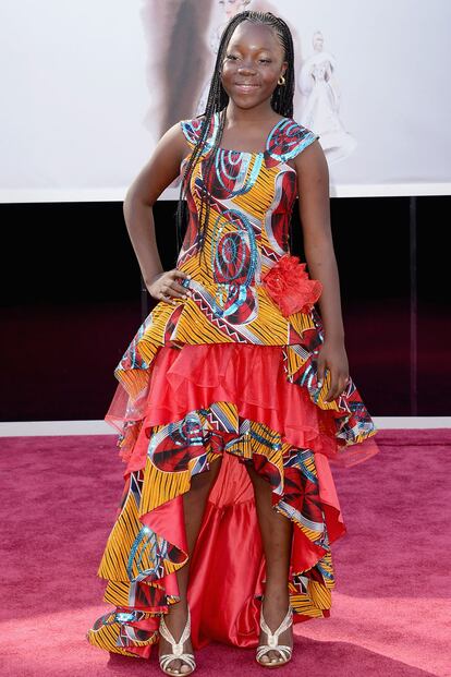 La actriz congoleña Rachel Mwanza puso el colorido africano sobre la alfombra roja con un diseño de Vlisco.