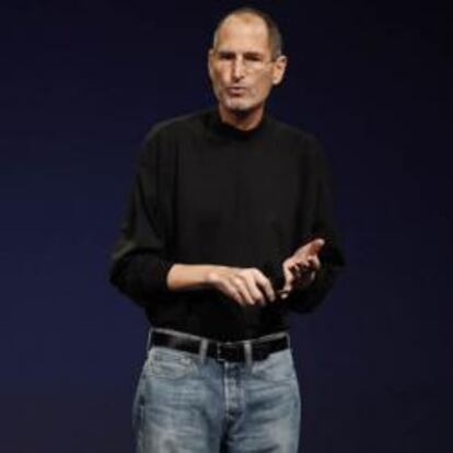 El consejero delegado de Apple, Steve Jobs, en su reaparición para presentar el iPad 2