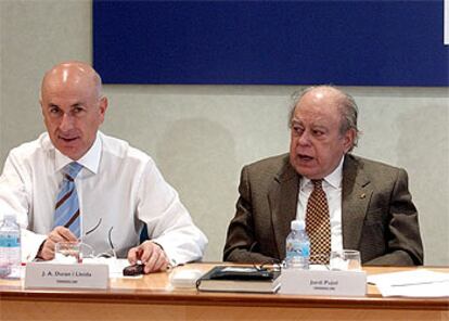 Duran, a la izquierda, en la reunión de la Comisión Ejecutiva Nacional de CiU.