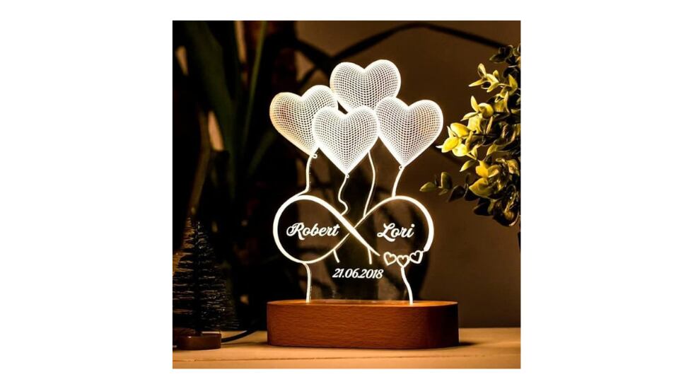 Lámpara personalizada con diseño de infinito.