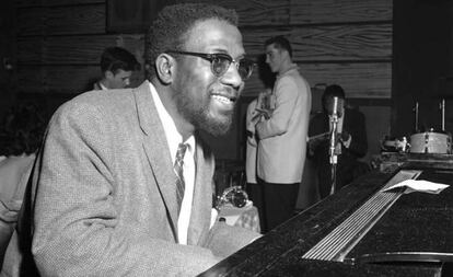 El pianista Thelonious Monk, en una actuación en Nueva York (1956).