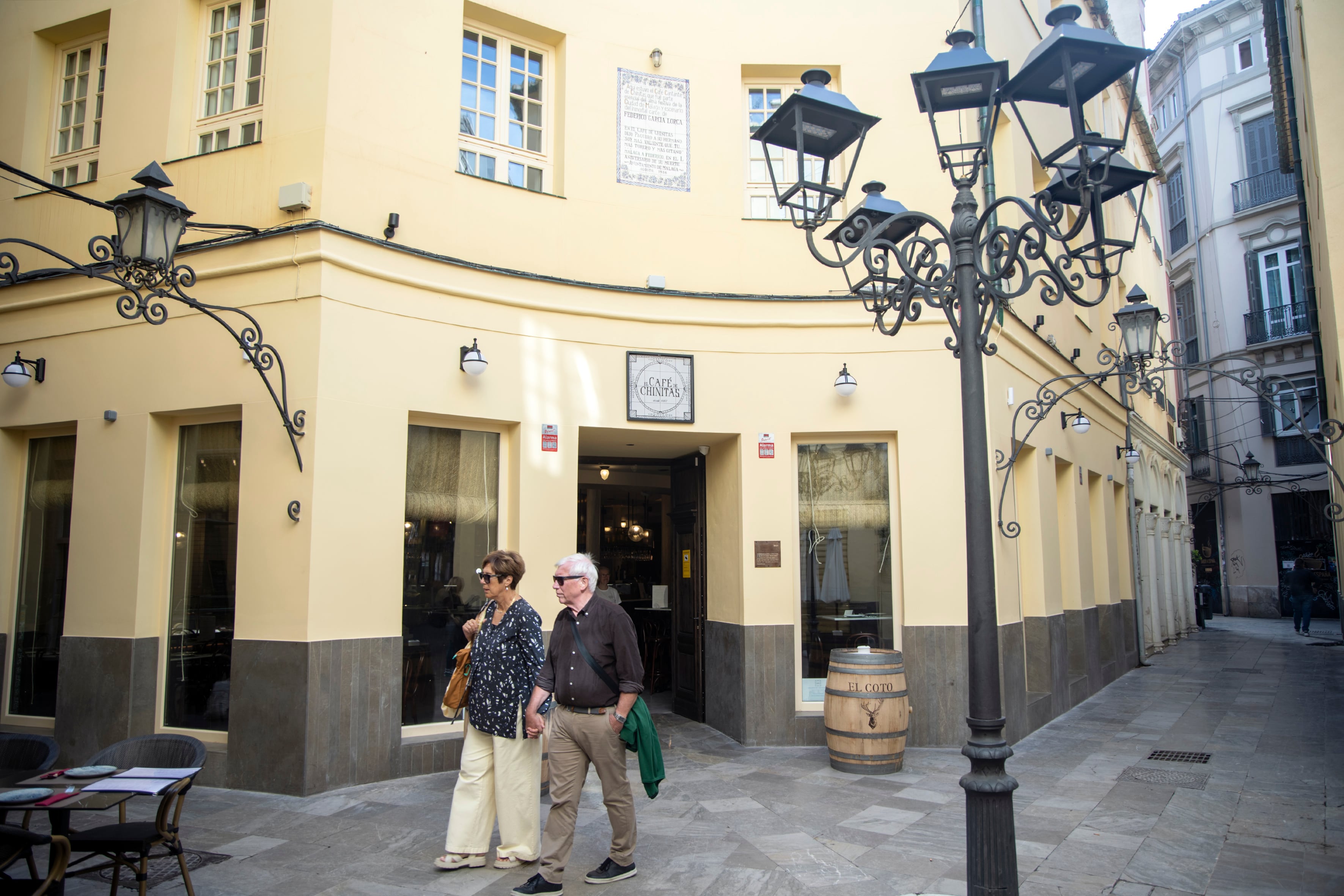 La entrada del Café de Chinitas, en Málaga.