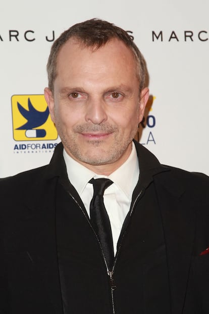 Superado el rumor que aseguraba que Miguel Bosé estaba enfermo de sida, el cantante lleva años ejerciendo de activista contra el virus. Recientemente participó en la fiesta AID for AIDS en Nueva York.