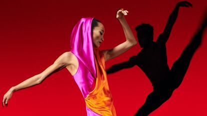 Los 24 vestidos de Halpern que reivindican el baile y la fiesta