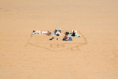 Dulce hogar. Playa de San Lorenzo, Gijón, Julio de 2020.