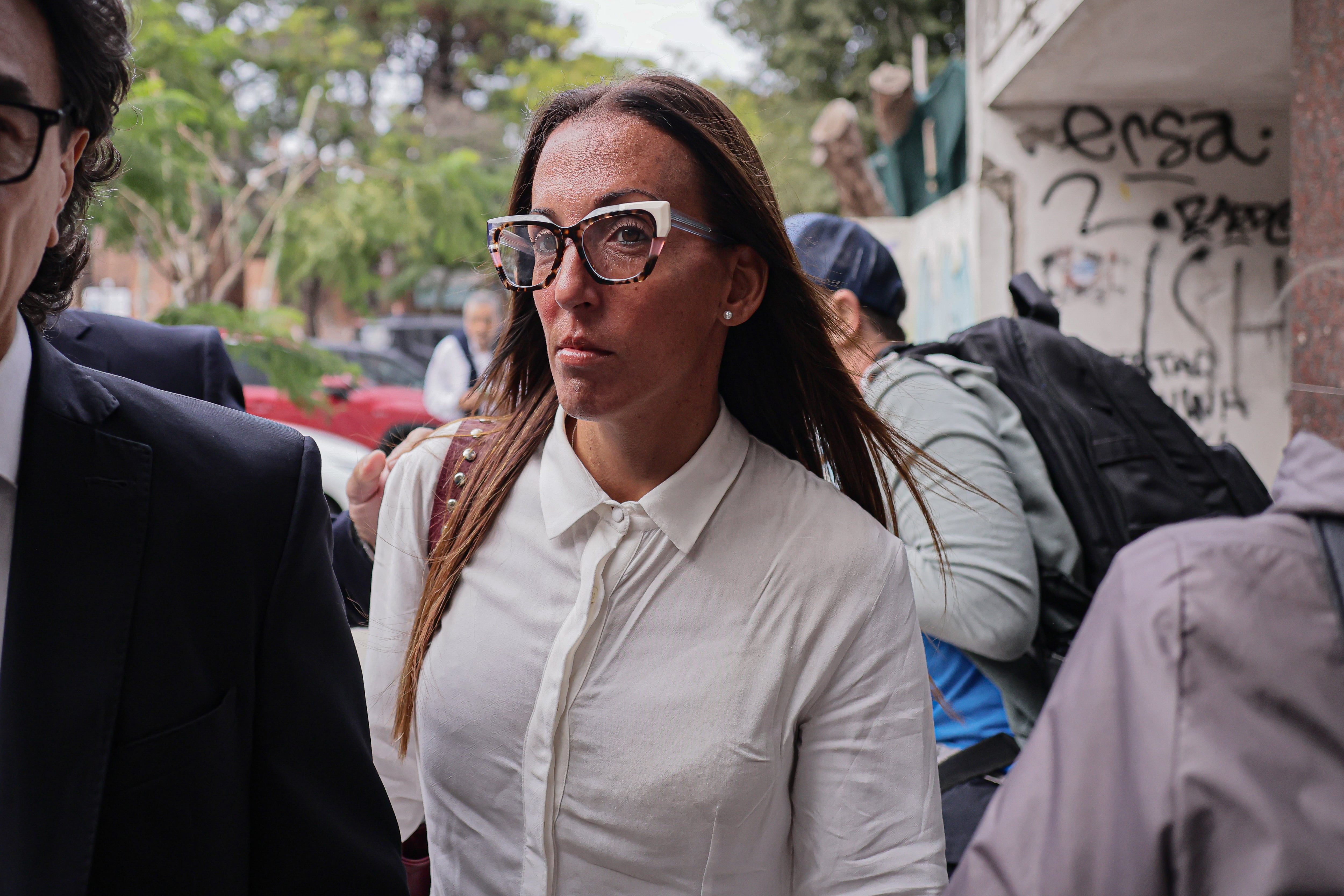 La psiquiatra Agustina Cosachov la su llegada a los tribunales de San Isidro, en Buenos Aires. 