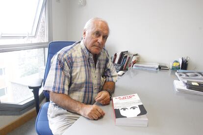 Fernando Enmanuel, autor del libro sobre la historia de la <b><i>Hoja del Lunes</b></i> de BIlbao.