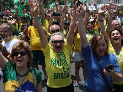 Algunos brasileños durante una protesta el pasado domingo. 