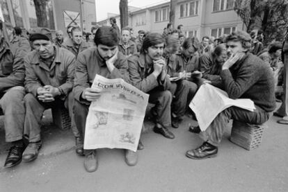 Trabajadores de los astilleros Lenin de Gdansk (Polonia), durante las movilizaciones sindicales de 1980.