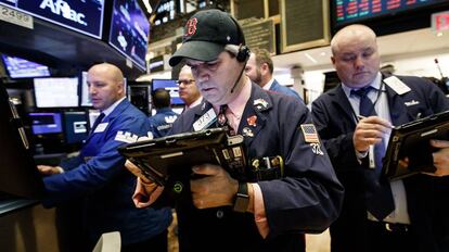 Agentes bursátiles en el parqué de Wall Street