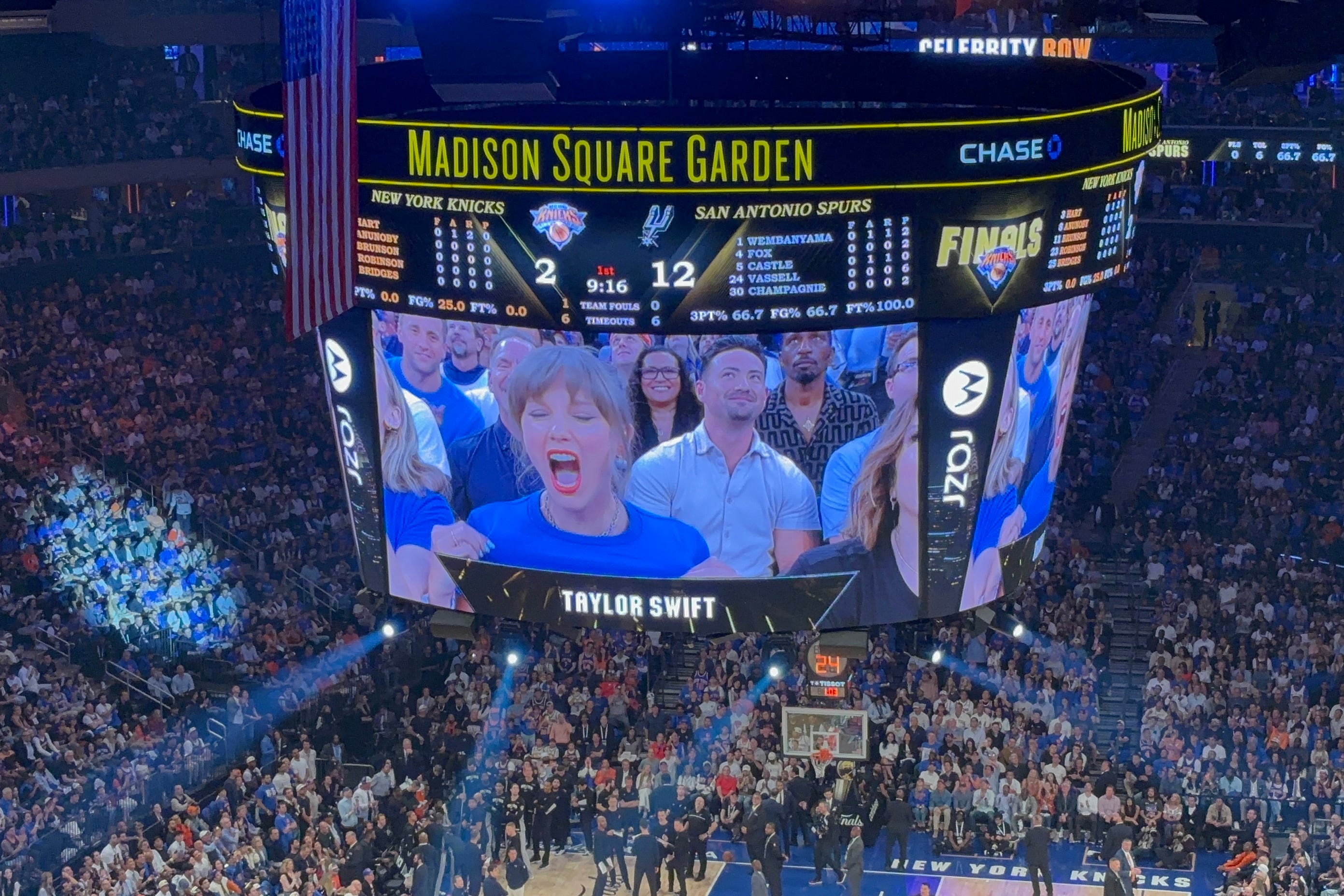 Taylor Swift y la 'fila de los famosos' animan a los Knicks en las Finales de la NBA