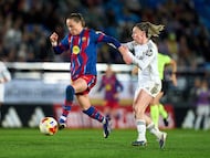 Pajor controla el balón ante Eva Navarro este jueves en el Alfredo di Stéfano.