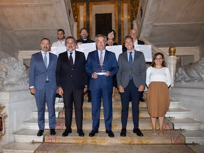 Entrega del Premio Pyme Madrid de la VII edición. En el centro, José Manuel García Prieto, presidente de Air Rail, la empresa ganadora el año pasado.