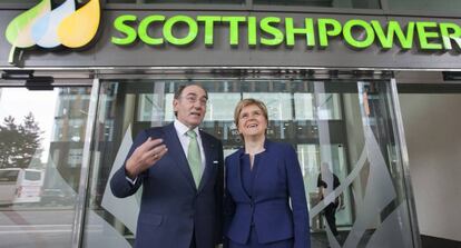 El presidente de Iberdrola, Ignacio Gal&aacute;n, y la primera ministra de Escocia, Nicola Sturgeon en Glasgow.