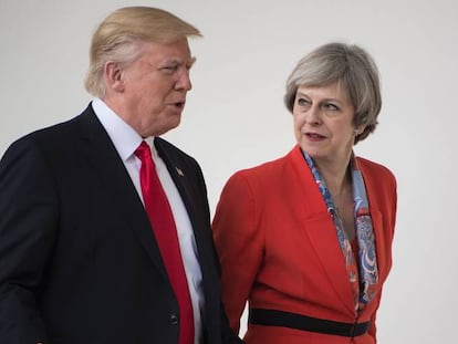 Donald Trump e Theresa May na sexta-feira passada em Washington.