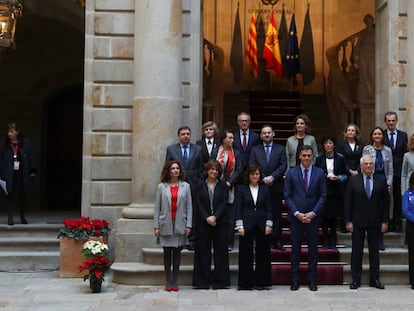 Foto familiar previa a la celebración del consejo de ministros en Barcelona.