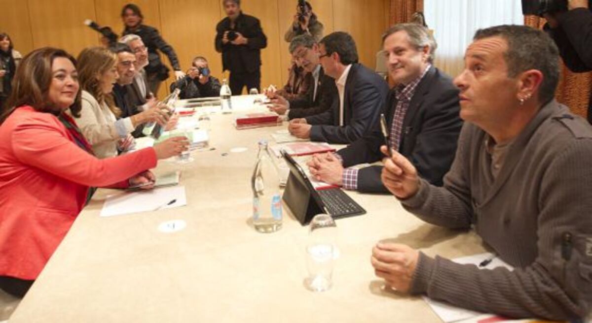 El PSOE quiere que el pacto con IU sea para toda la legislatura ...