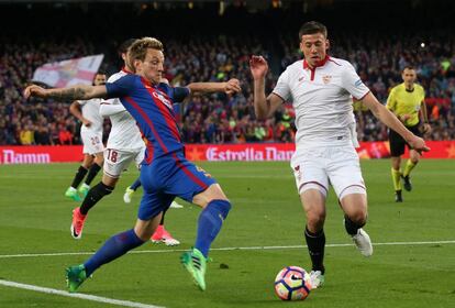 Ivan Rakitic y Clement Lenglet durante el partido.