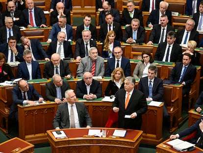 El primer ministro, Viktor Orbán, en el hemiciclo del Parlamento húngaro, este lunes en Budapest.