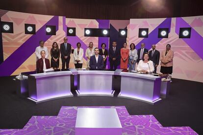 Los candidatos presidenciales Xóchitl Gálvez, Claudia Sheinbaum y Jorge Álvarez Máynez previo al inicio del primer debate presidencial.