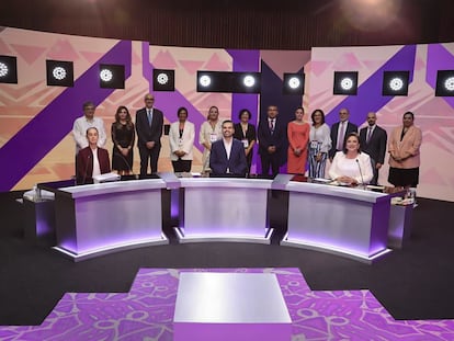 Los candidatos presidenciales Xóchitl Gálvez, Claudia Sheinbaum y Jorge Álvarez Máynez previo al inicio del primer debate presidencial.