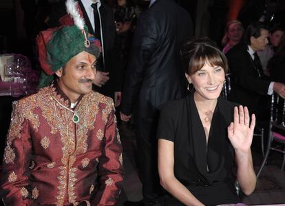 Manvendra Singh Gohil y Carla Bruni.