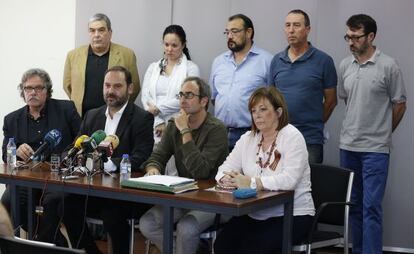 Diputados de partidos de izquierda y representantes de Movimiento contra la Intolerancia, en la presentación.
