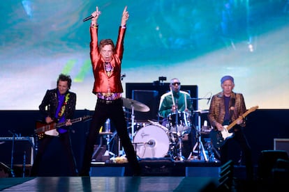 Mick Jagger y el resto de los componentes de los Rolling Stone, durante su actuación.