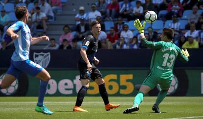 Demirovic bate de vaselina a Adrés.