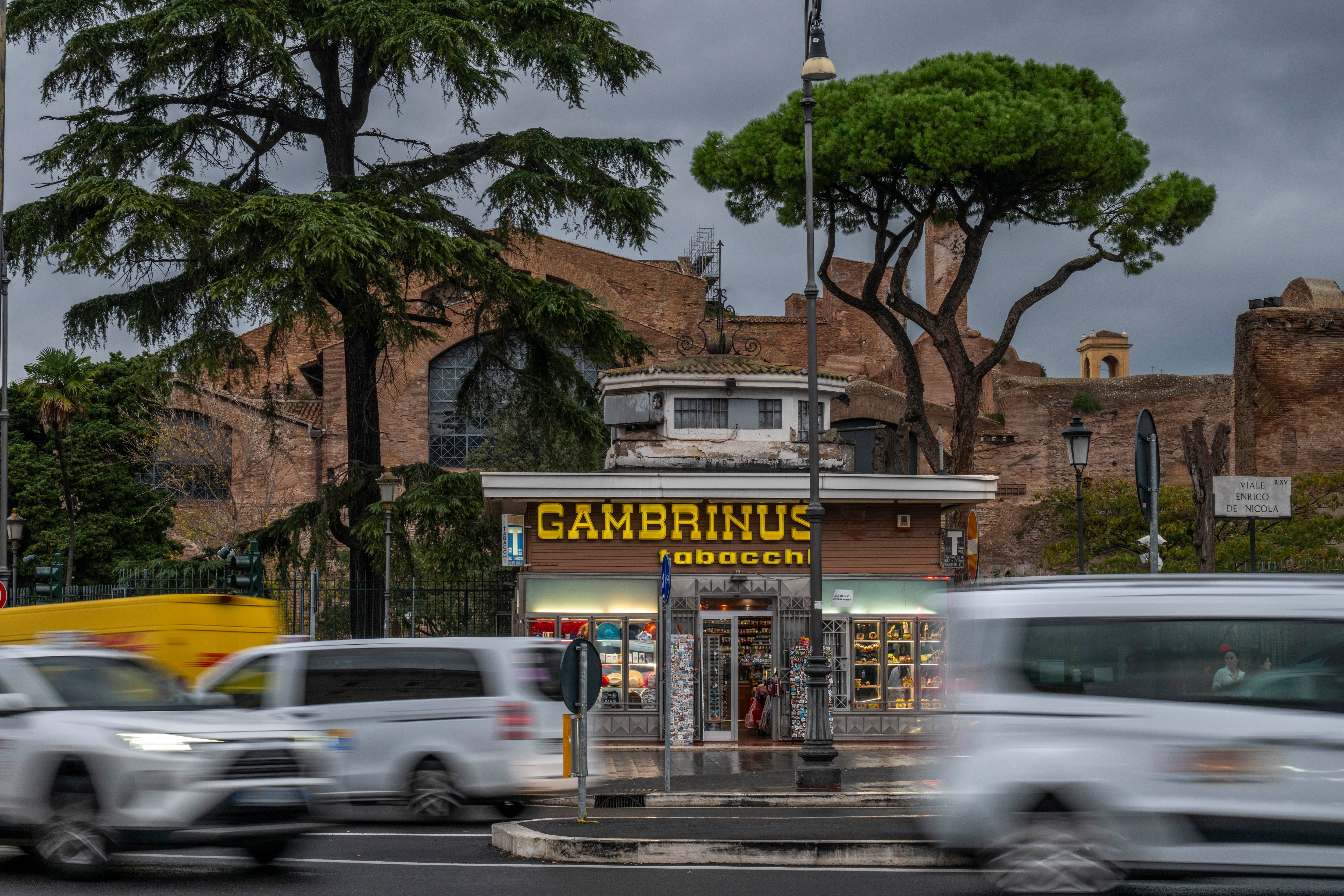 Quiosco-bar frente a la estación Termini donde Pasolini se encontró con Pino Pelosi, el adolescente que se fue con él en su coche y luego le acabó asesinando horas más tarde.
