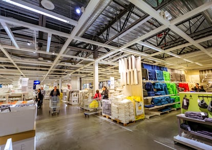 Imagen de un centro de venta de la marca sueca Ikea.