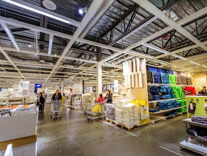 Imagen de un centro de venta de la marca sueca Ikea.