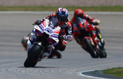 Jorge Martín lidera la carrera del GP de Alemania este domingo.