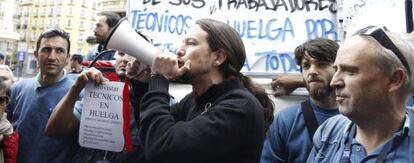El líder de Podem, Pablo Iglesias, durant una concentració de tècnics subcontractats de Telefónica.