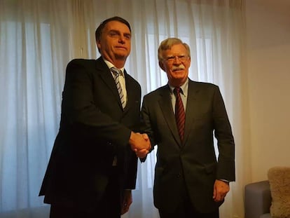 Bolsonaro e Bolton em novembro de 2018, durante a visita do então assessor de Segurança Nacional de Trump ao Brasil. 