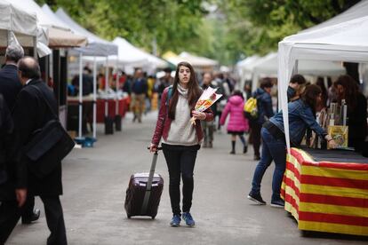 Els preus de les roses, segons la longitud de la tija o segons la presentació, ronden els 3, 5 i 10 euros.