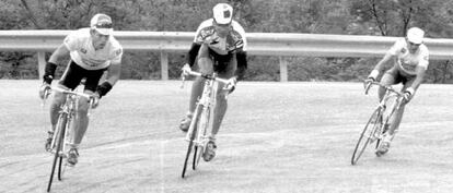 Eugeni Berzin, Miguel Induráin y Marco Pantani, durante una etapa del Giro 94.